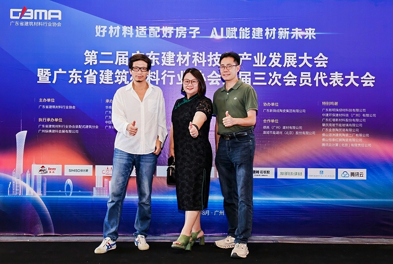 MIA_8177-opq3888053340 MIA_8177-opq3888053340